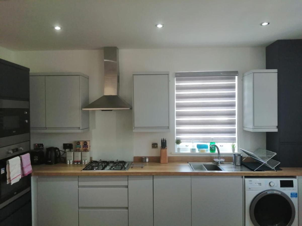 Apartment No 8 - Stay In Style In The Heart Of The Cathedral City. Труро Екстериор снимка
