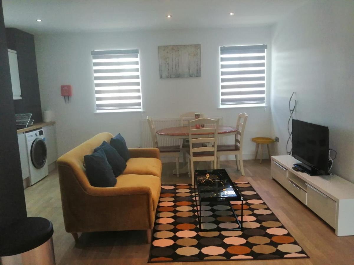 Apartment No 8 - Stay In Style In The Heart Of The Cathedral City. Труро Екстериор снимка
