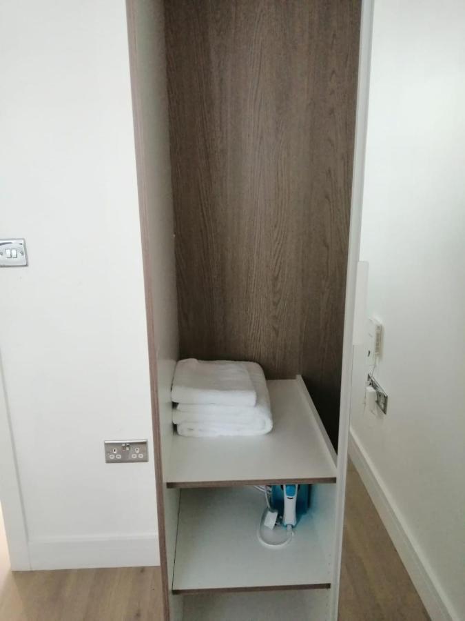 Apartment No 8 - Stay In Style In The Heart Of The Cathedral City. Труро Екстериор снимка