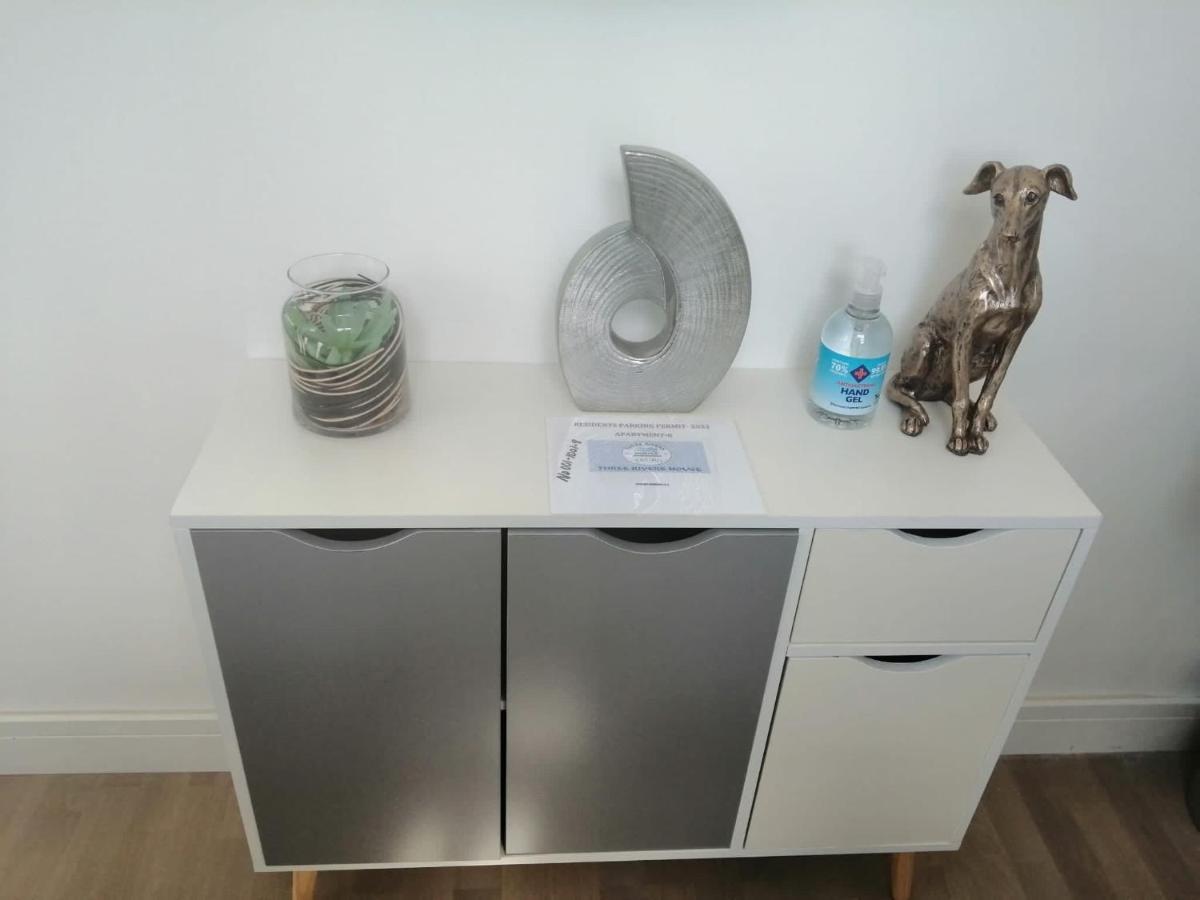 Apartment No 8 - Stay In Style In The Heart Of The Cathedral City. Труро Екстериор снимка