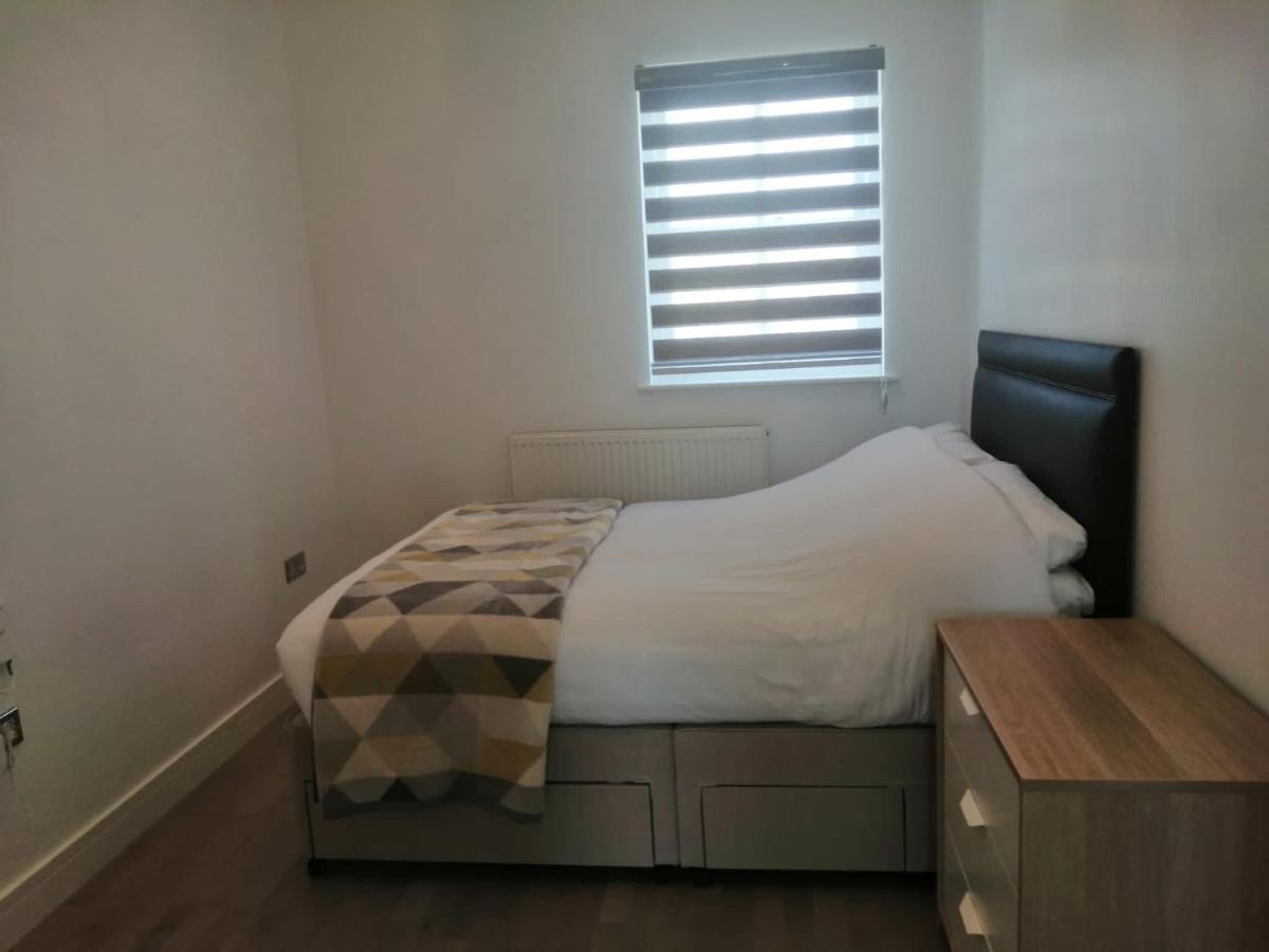 Apartment No 8 - Stay In Style In The Heart Of The Cathedral City. Труро Екстериор снимка