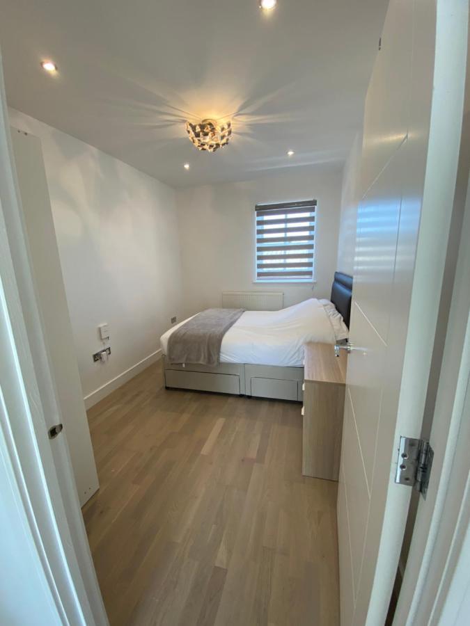 Apartment No 8 - Stay In Style In The Heart Of The Cathedral City. Труро Екстериор снимка