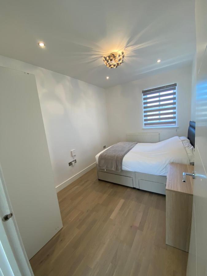Apartment No 8 - Stay In Style In The Heart Of The Cathedral City. Труро Екстериор снимка