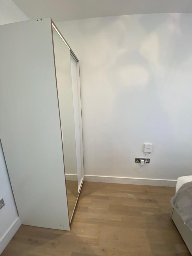 Apartment No 8 - Stay In Style In The Heart Of The Cathedral City. Труро Екстериор снимка