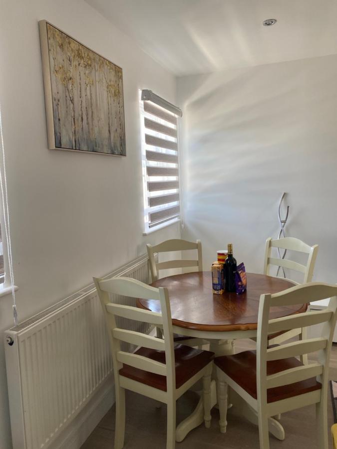 Apartment No 8 - Stay In Style In The Heart Of The Cathedral City. Труро Екстериор снимка