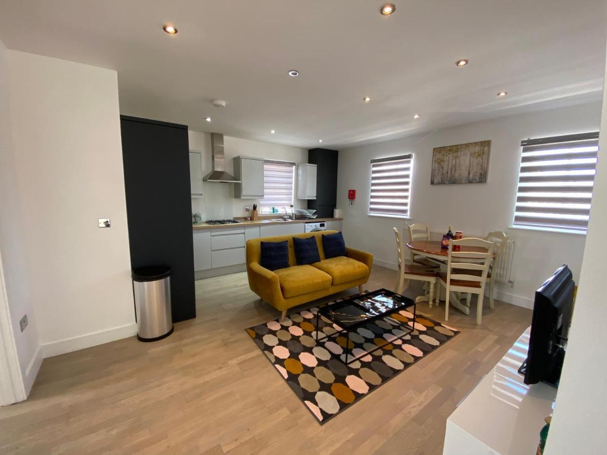 Apartment No 8 - Stay In Style In The Heart Of The Cathedral City. Труро Екстериор снимка