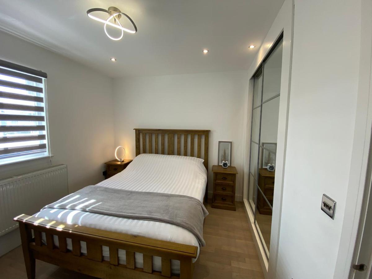 Apartment No 8 - Stay In Style In The Heart Of The Cathedral City. Труро Екстериор снимка