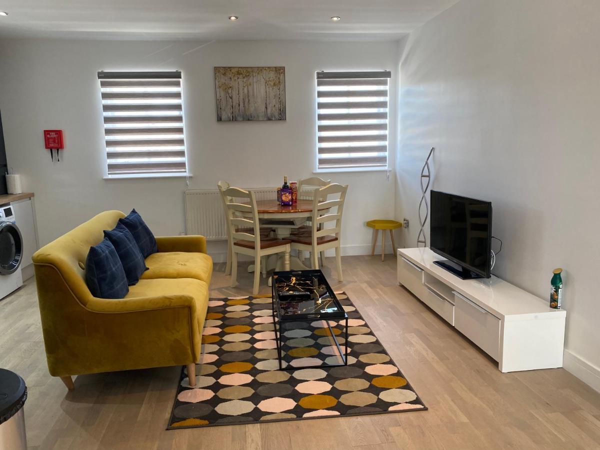 Apartment No 8 - Stay In Style In The Heart Of The Cathedral City. Труро Екстериор снимка