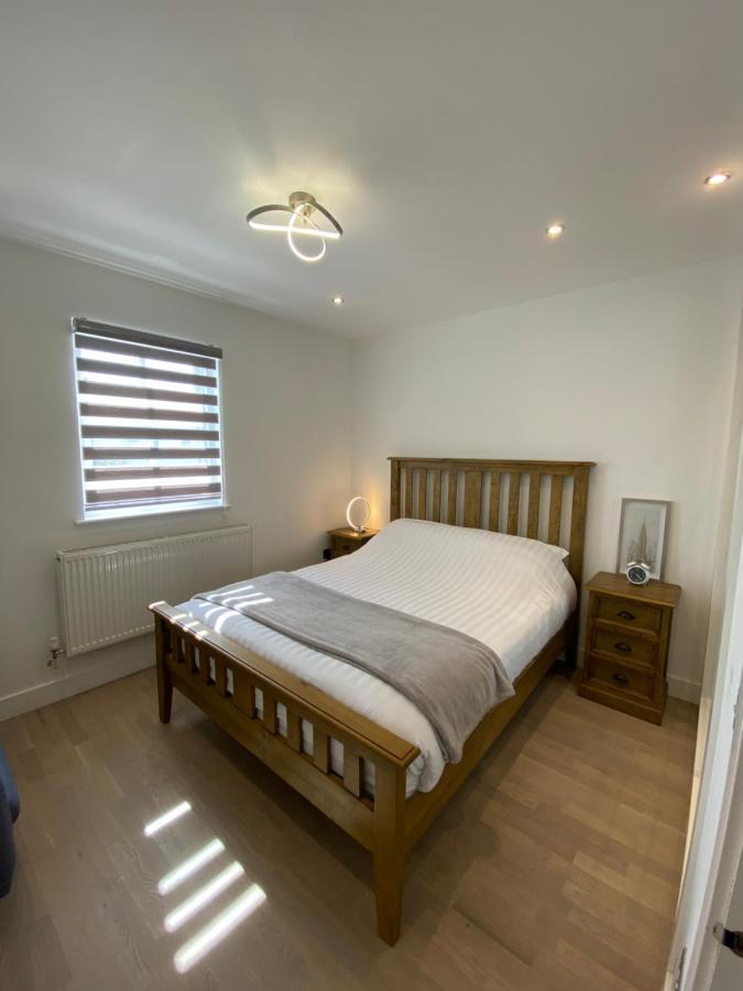 Apartment No 8 - Stay In Style In The Heart Of The Cathedral City. Труро Екстериор снимка