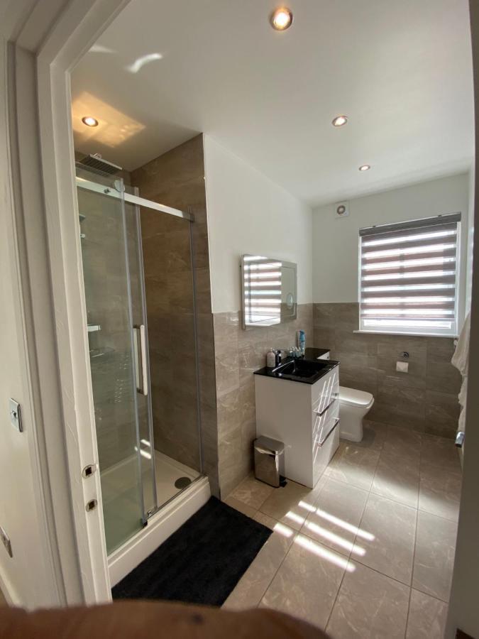 Apartment No 8 - Stay In Style In The Heart Of The Cathedral City. Труро Екстериор снимка
